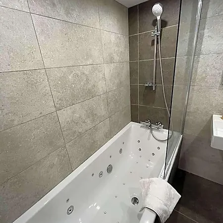 Lyo - Centre Perrache Hotel 2*