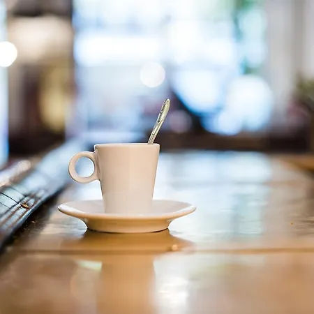 Lyo - Centre Perrache 2*