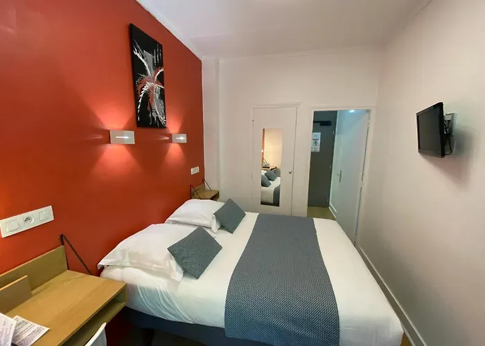 Lyo - Centre Perrache Hotel 2*