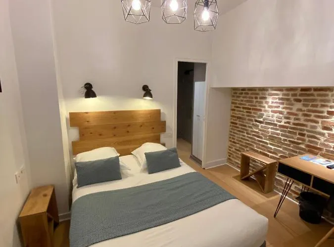 Lyo - Centre Perrache Szálloda 2*