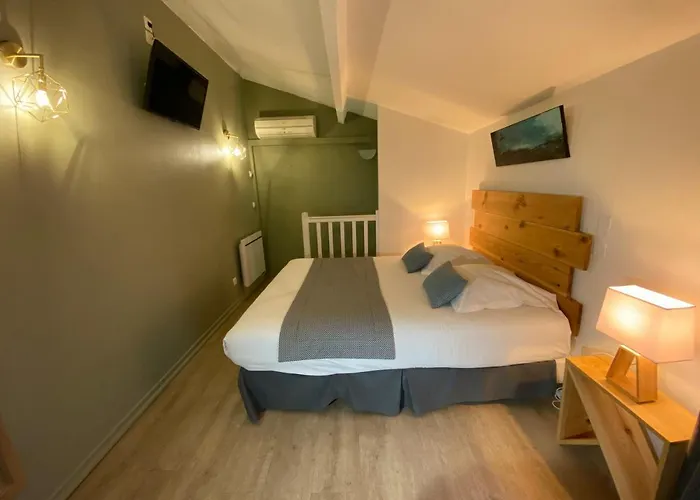 Lyo - Centre Perrache Hotel 2*