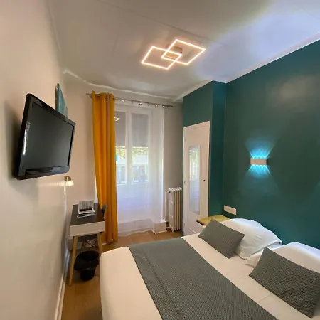 Lyo - Centre Perrache Hotel 2*
