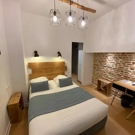 Lyo - Centre Perrache Hotel 2*