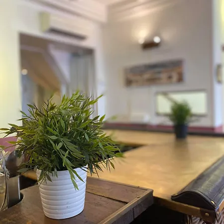 Lyo - Centre Perrache 2*