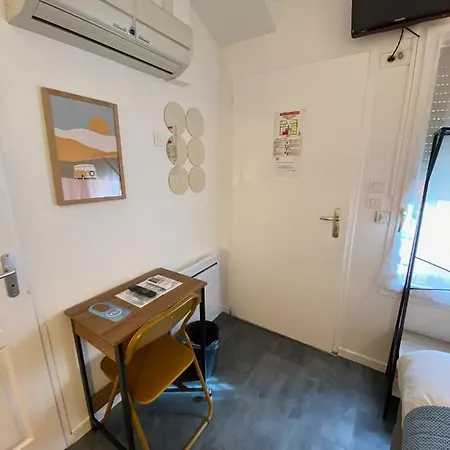 马恩酒店 2* 里昂